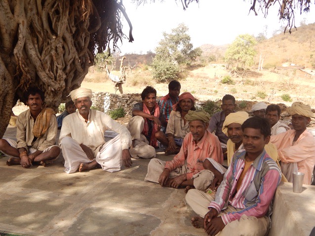 Community discussion on solar streetlights